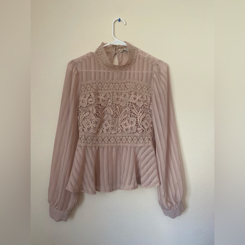 A cute pink lace blouse for work and everyday 😋